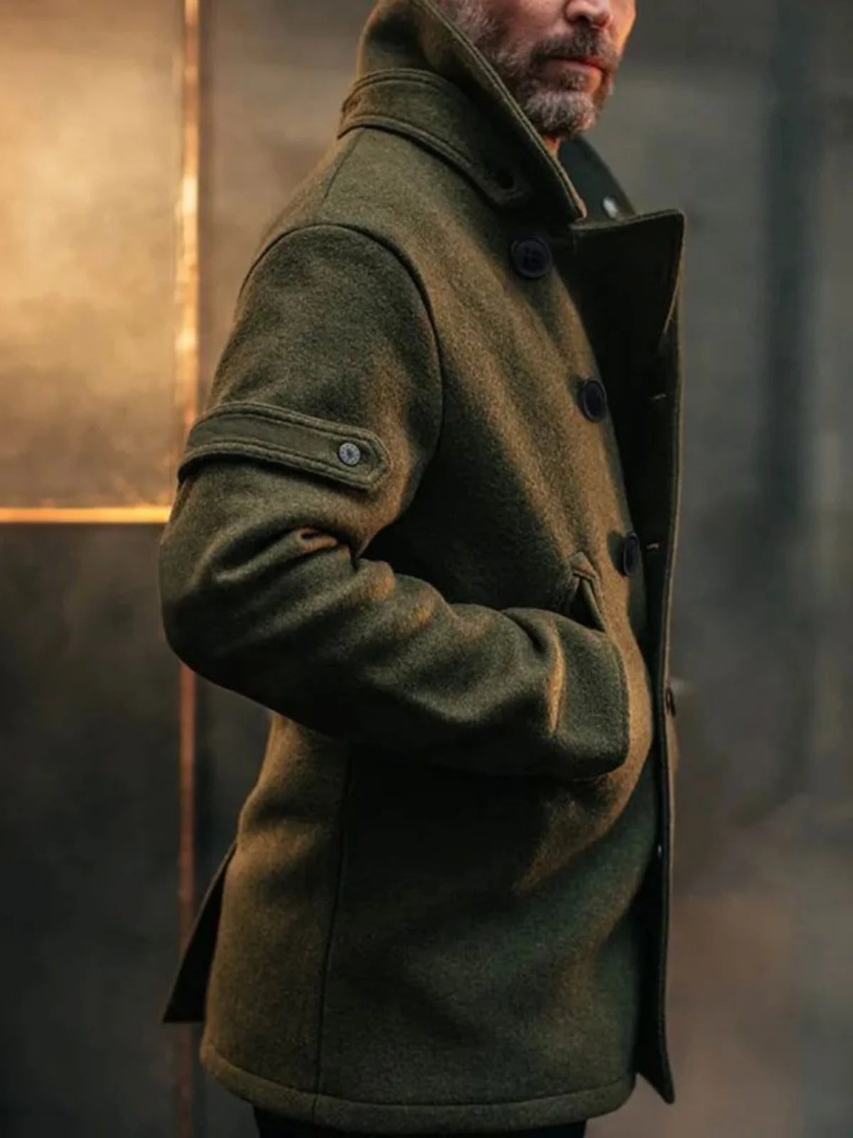 Casaco de lã masculino de cor pura com gola aboa, manga curta e decote em V para jovens no outono.