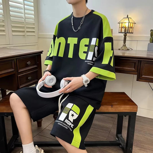 Novo conjunto esportivo de lazer para jovens de verão, shorts soltos de manga curta masculinos, conjunto moderno de duas peças, leve e transparente s